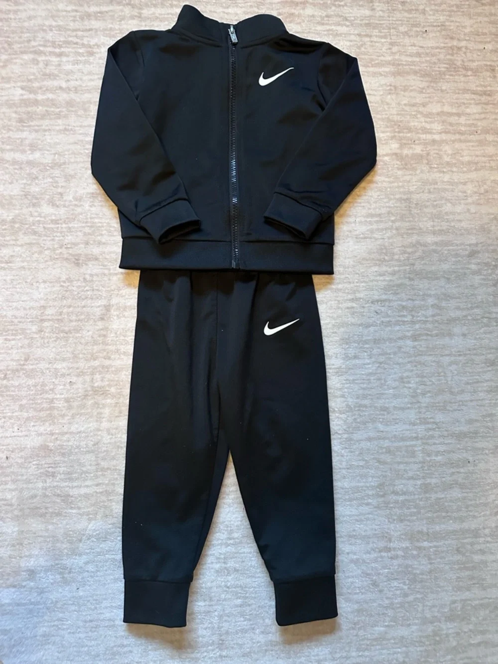Nike Toddler Tracksuit Set 2 Piece Black Zip Jacket Jogger Pants 24M Unisex - Picture 1 of 4